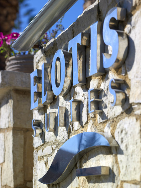 Elotis Suites