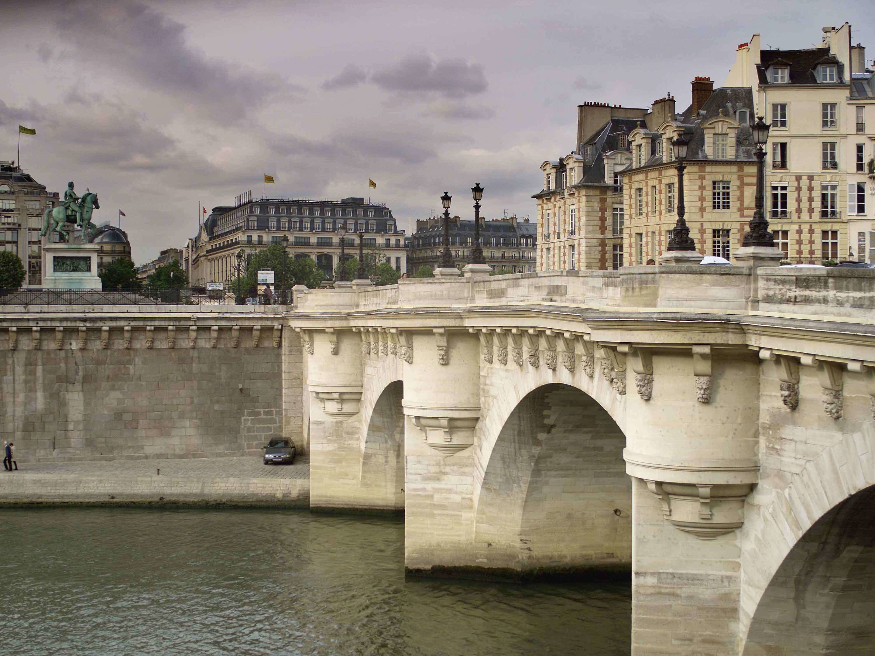 Hôtel ibis Paris Canal Saint-Martin