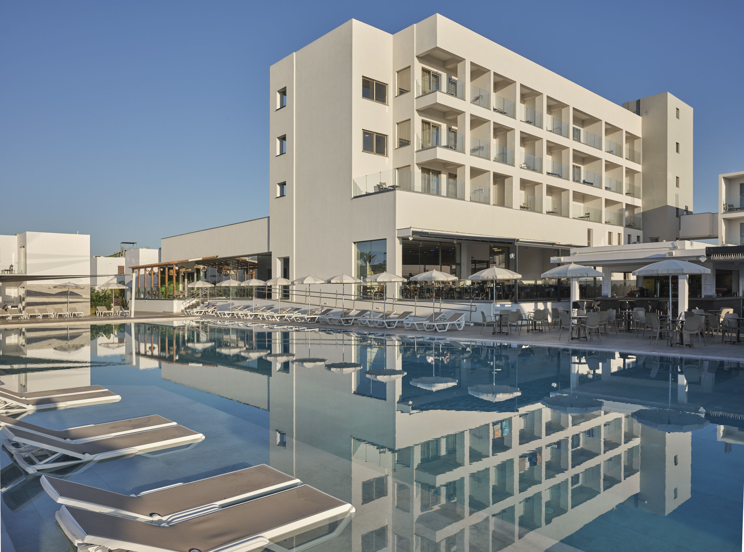 Panas Holiday Village