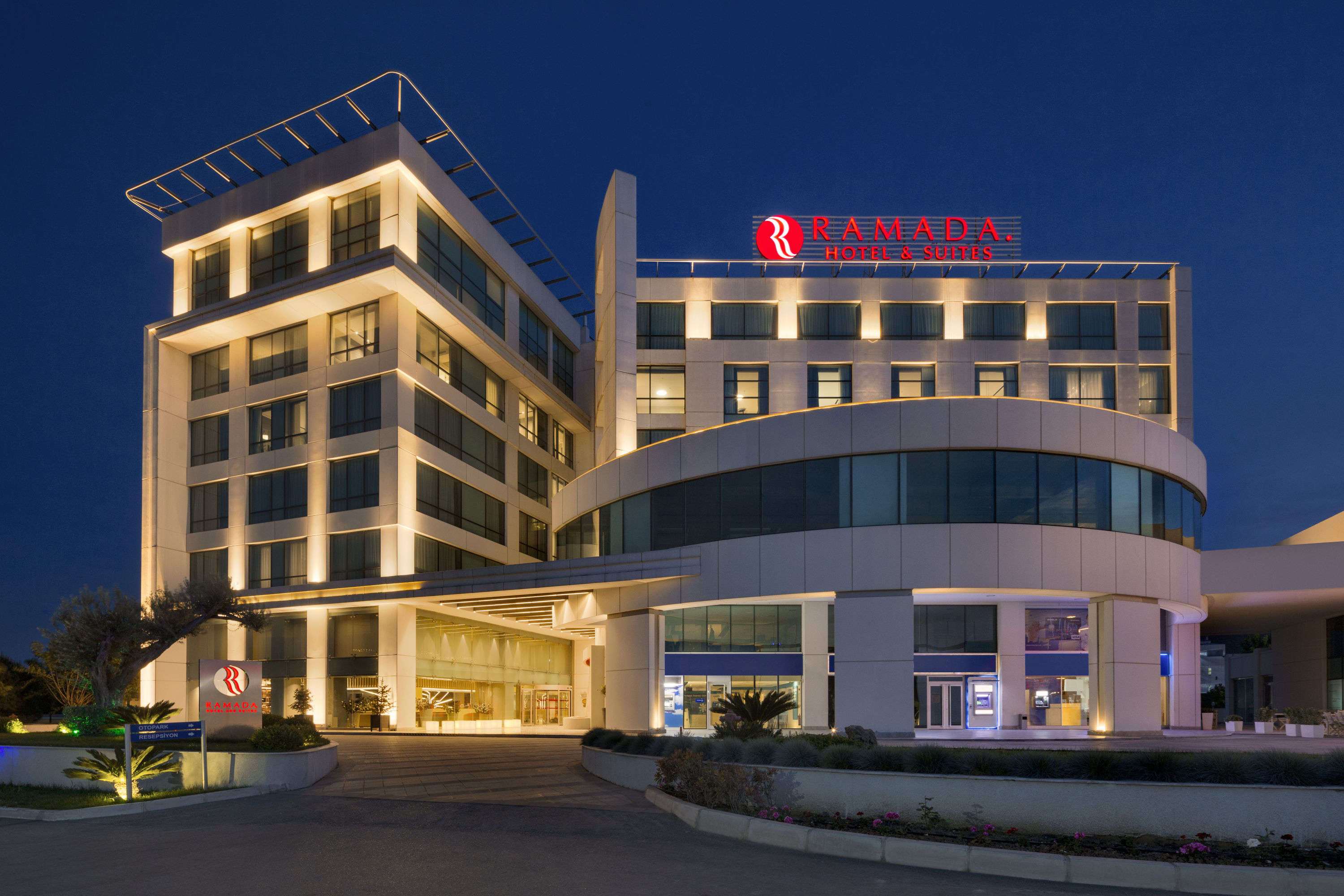 Ramada Hotel & Suites By  Kemalpasa Izmir