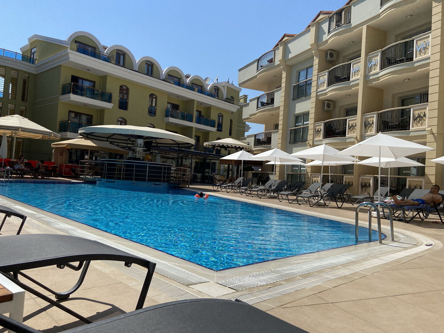 Club Karakas Apartments Photo