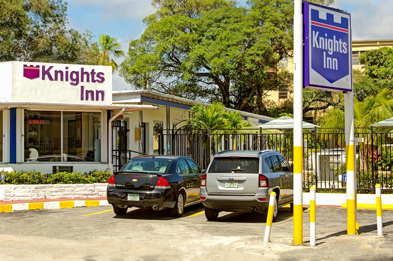 Knights Inn North Miami