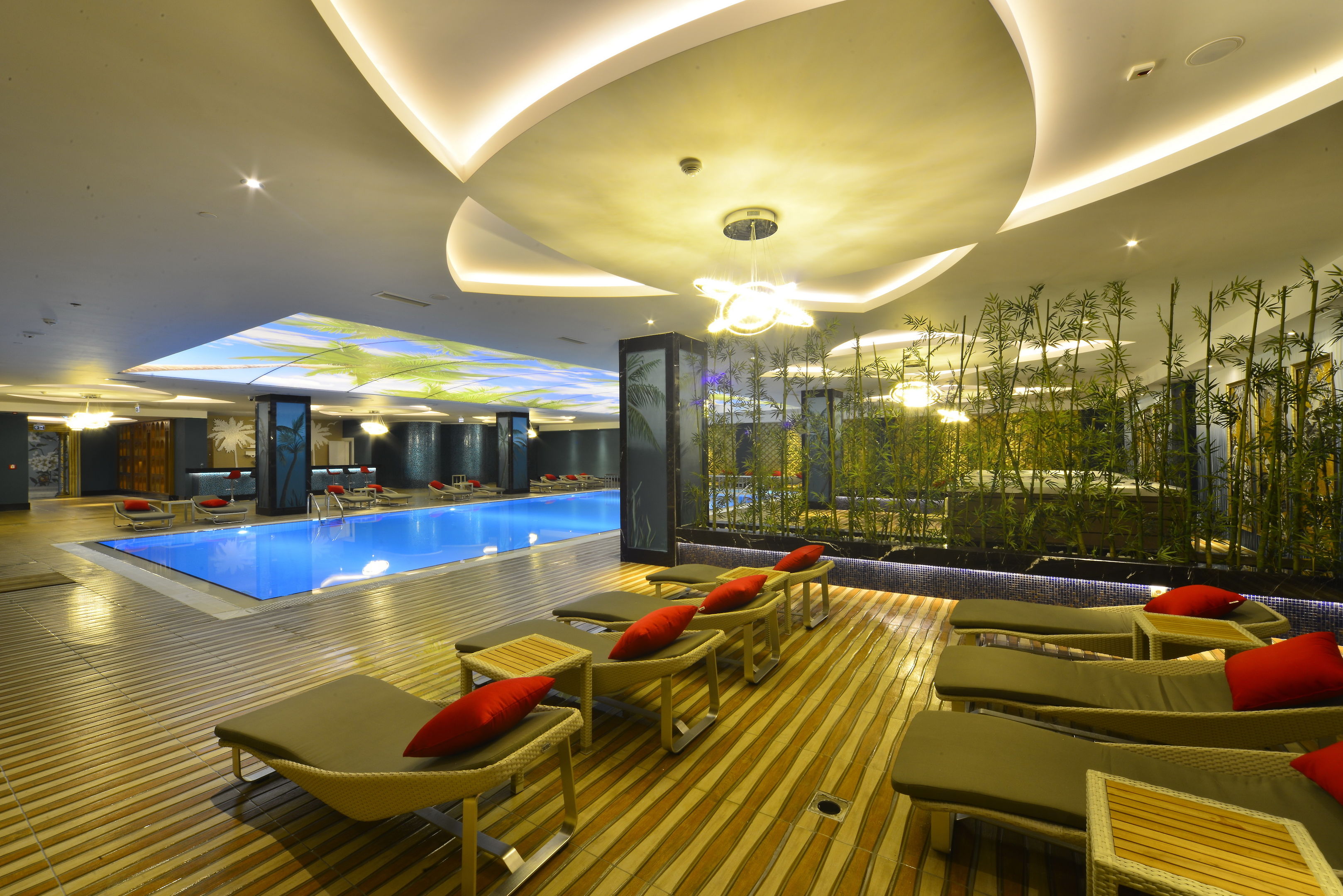 Azura Deluxe Resort & Spa Hotel