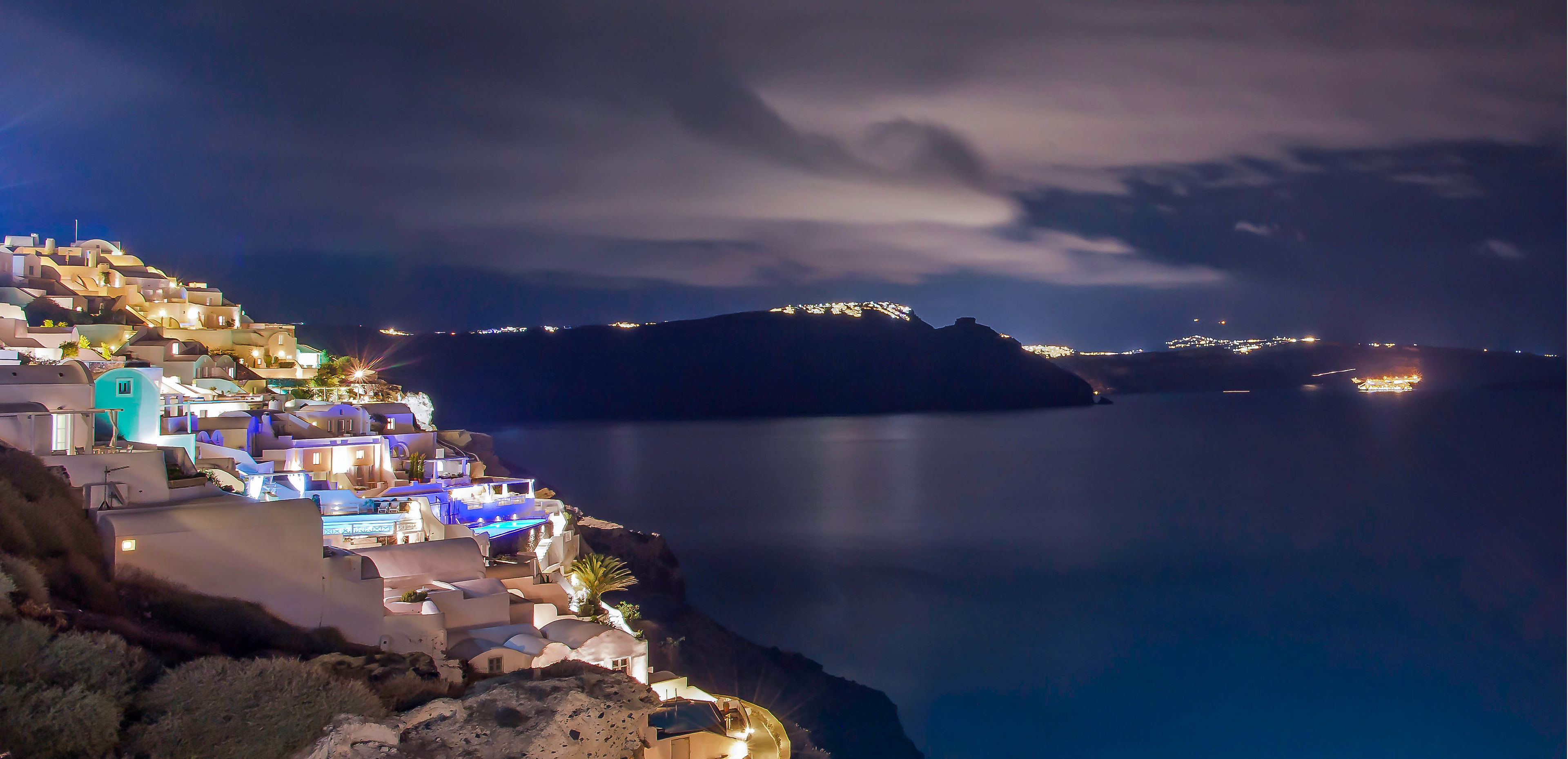 Santorini Secret Suites & Spa