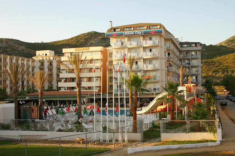 White City Beach Hotel Photo
