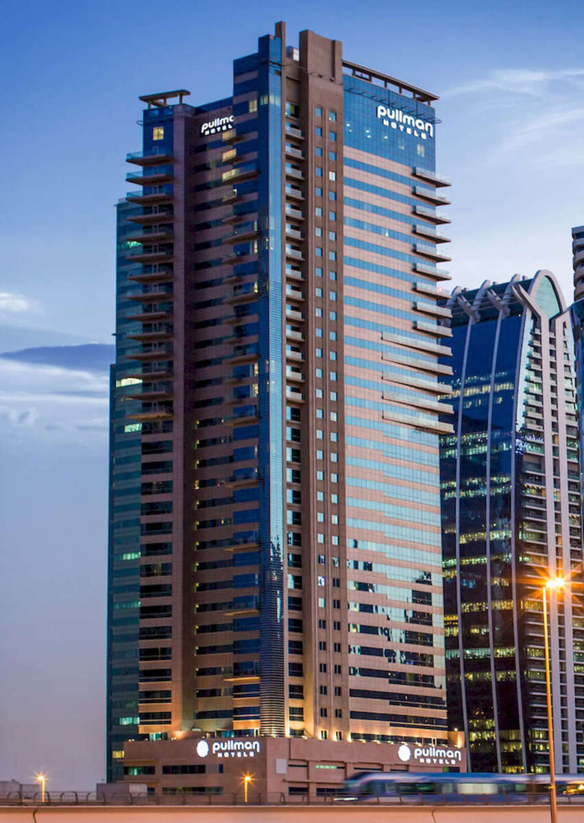 Pullman Dubai Jumeirah Lakes Towers Photo