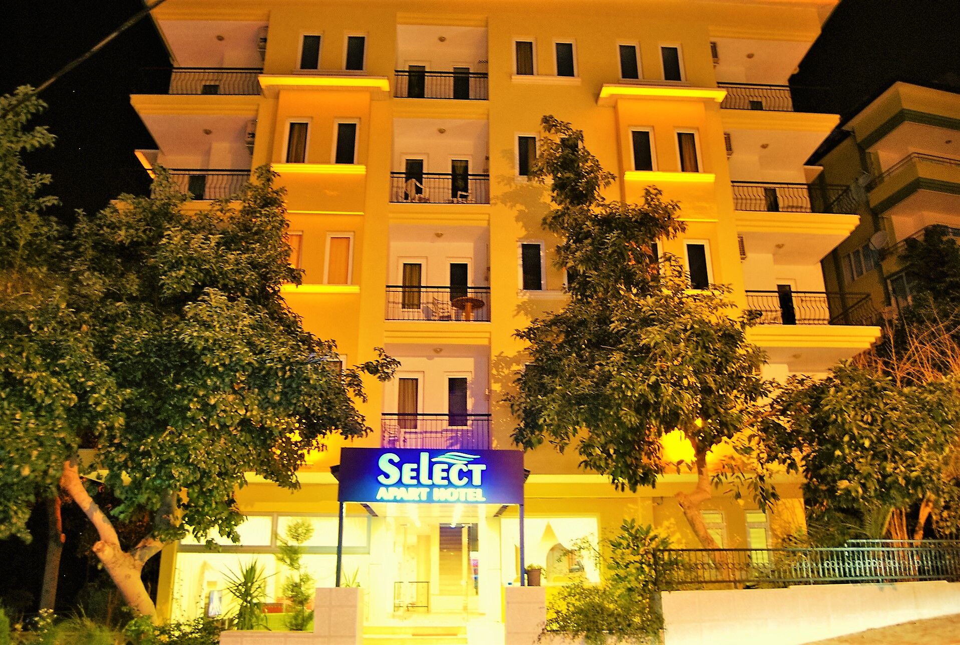 Select Apart Hotel