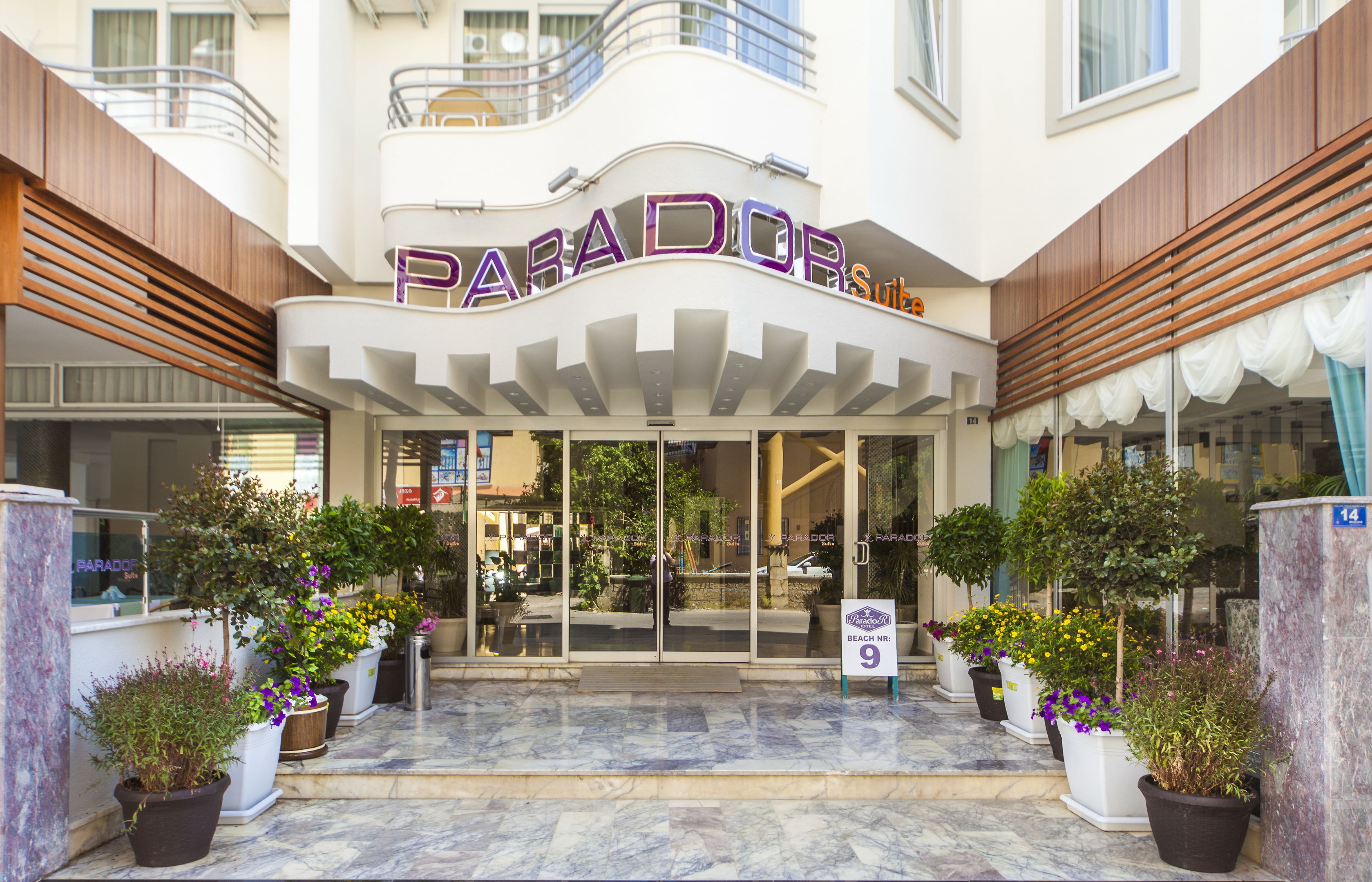 Parador Suite Apart Hotel