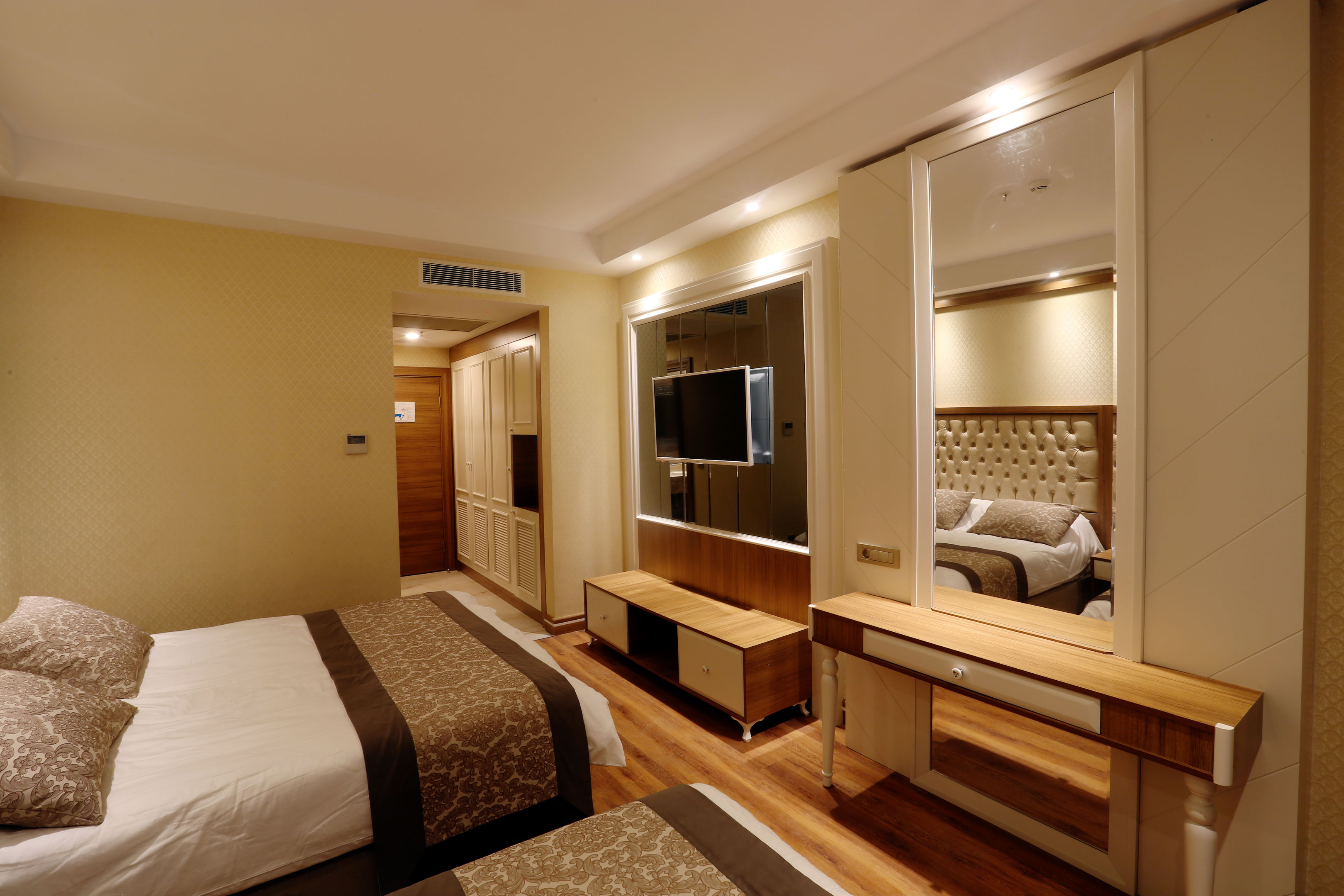 Oz SUI Resort Hotel