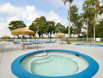 Howard Johnson by Wyndham Lake Front Park Kissimmee