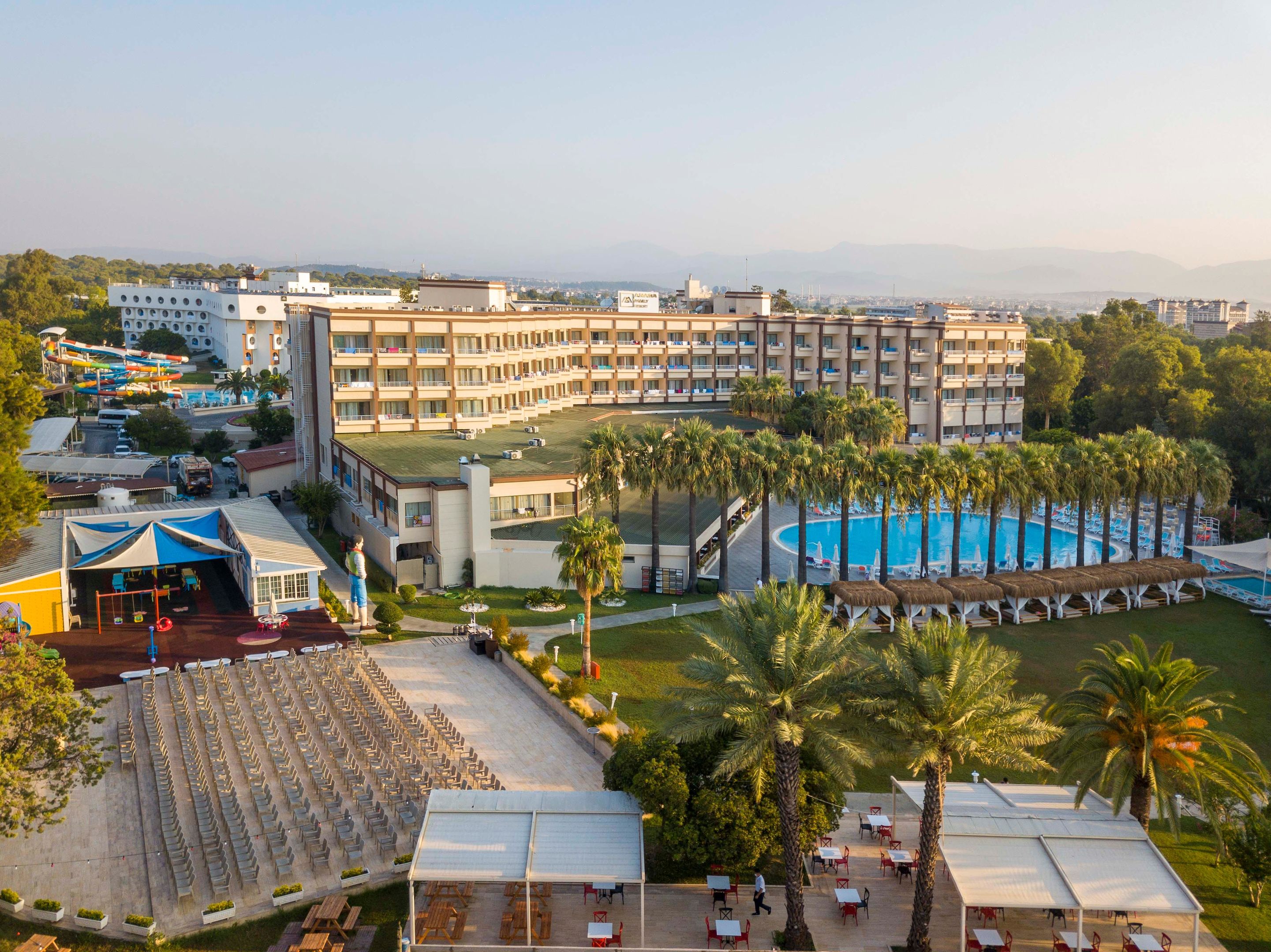 Maritim Hotel Saray Regency