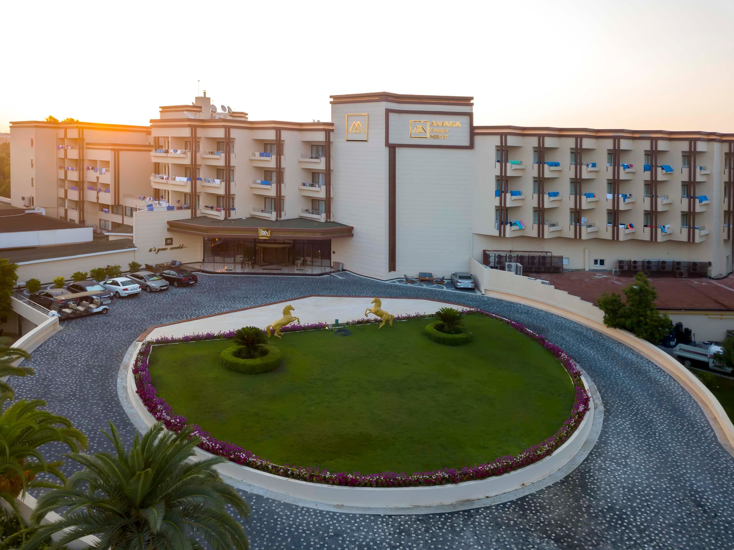 Maritim Hotel Saray Regency