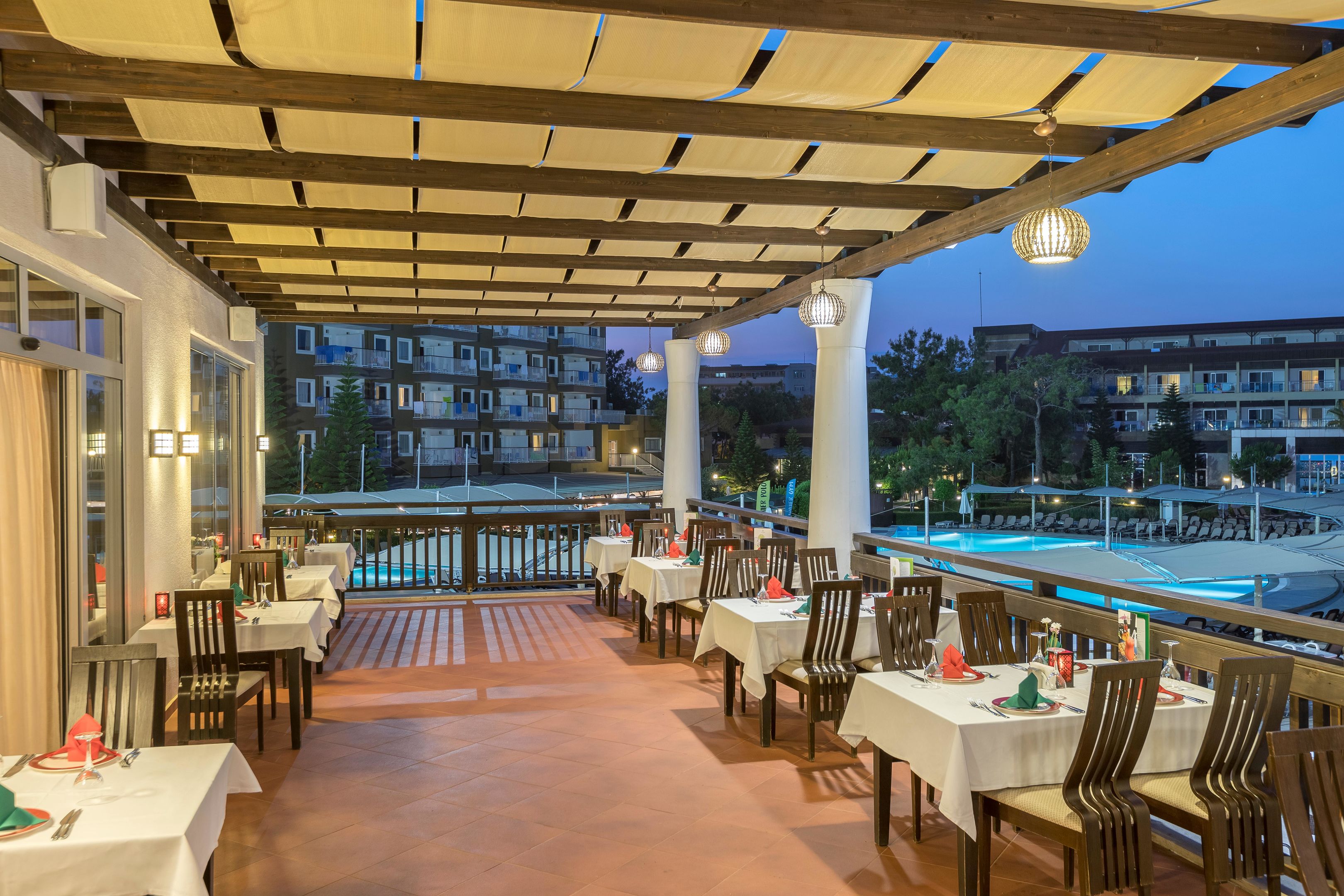 Otium Eco Club Side