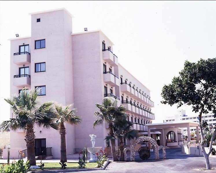 Chrystalla Hotel