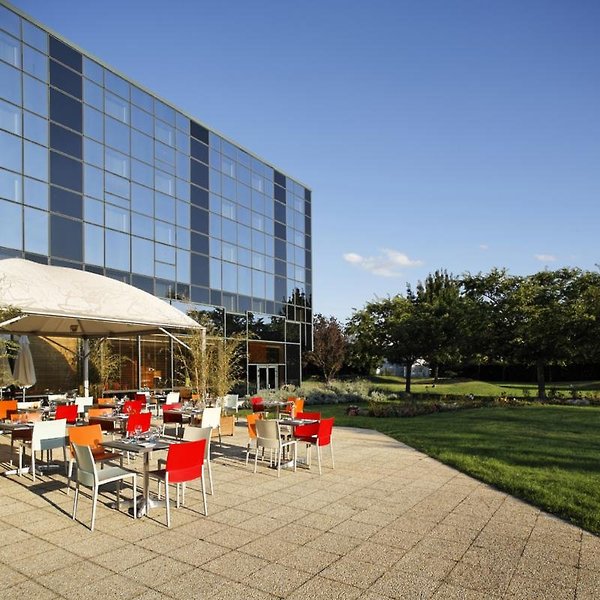 Courtyard Paris Roissy Charles de Gaulle Airport Hotel