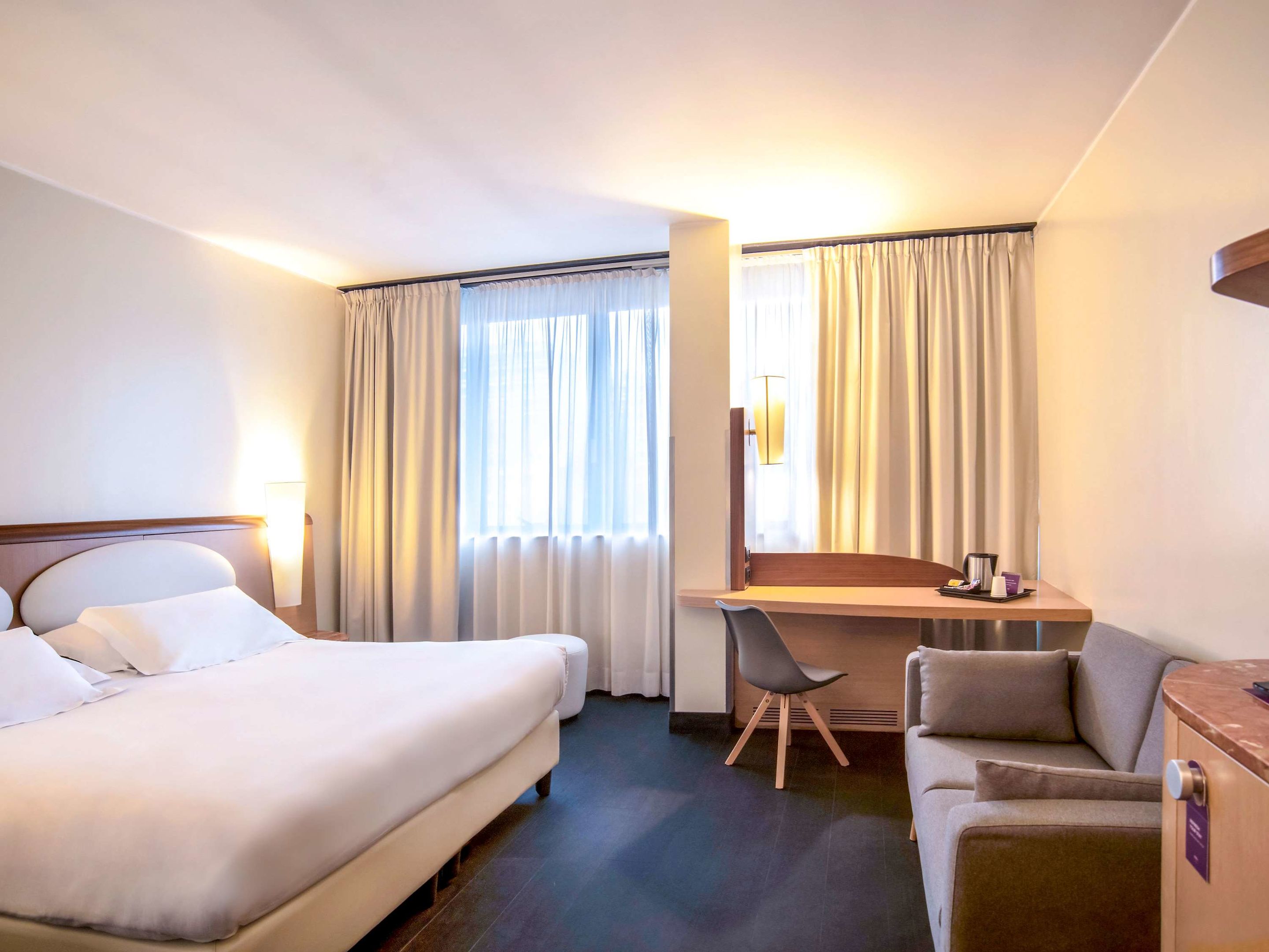 Mercure Roma West