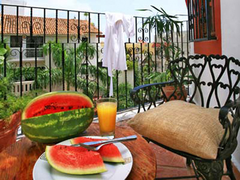 El Patio Hotel & Suites