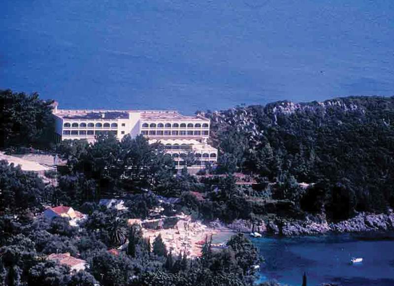 Akrotiri Beach Hotel