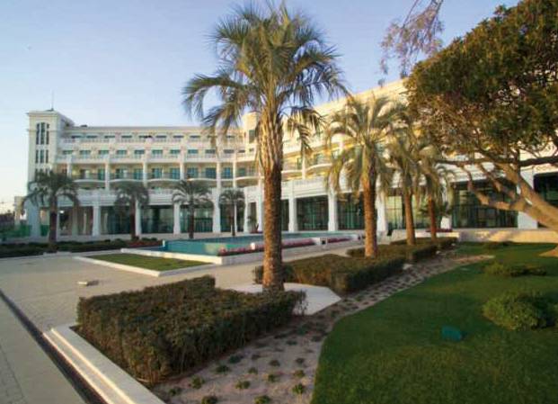 Las Arenas Balneario Resort