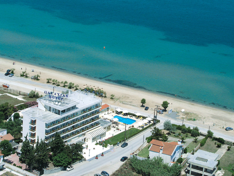 Santa Beach Hotel