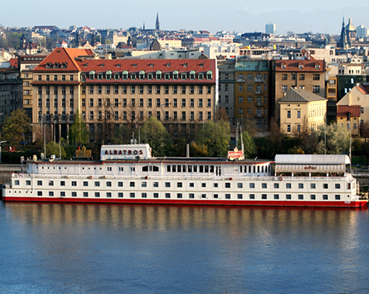 Botel Albatros