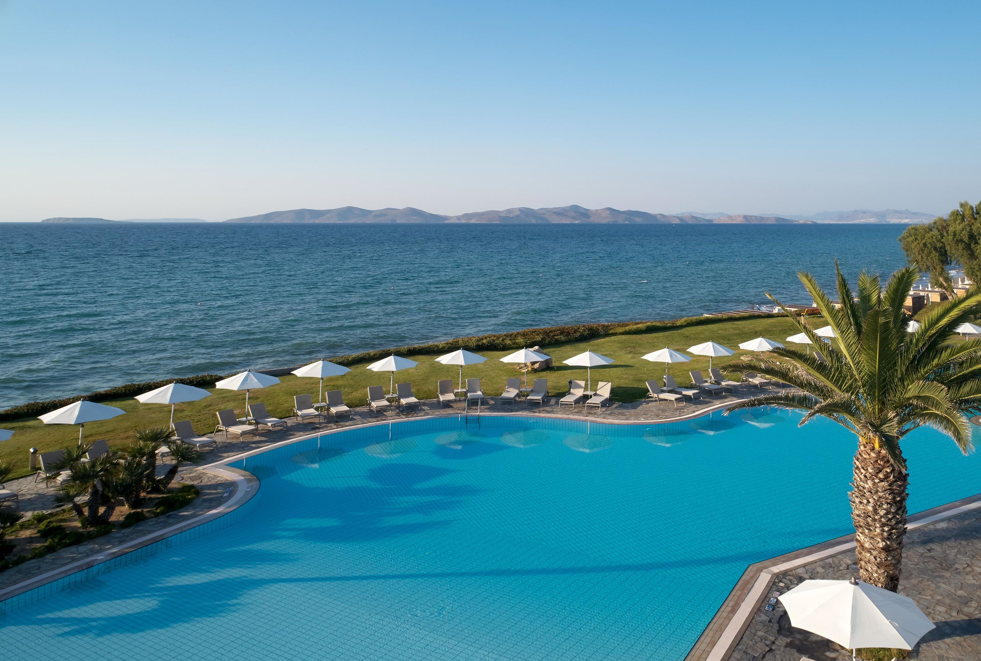 Neptune Luxury Resort Photo