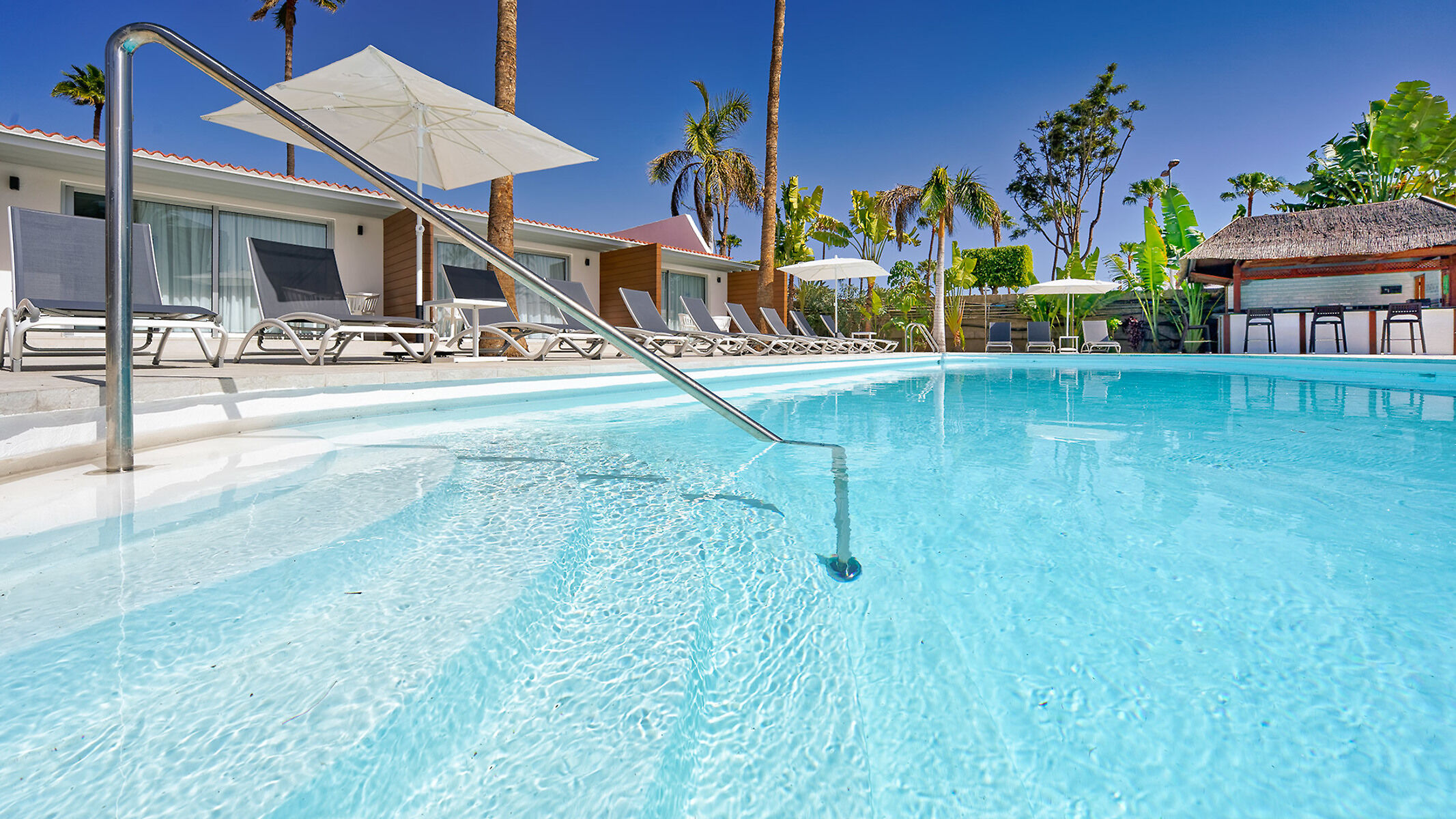 Hotel Sanom Beach Resort