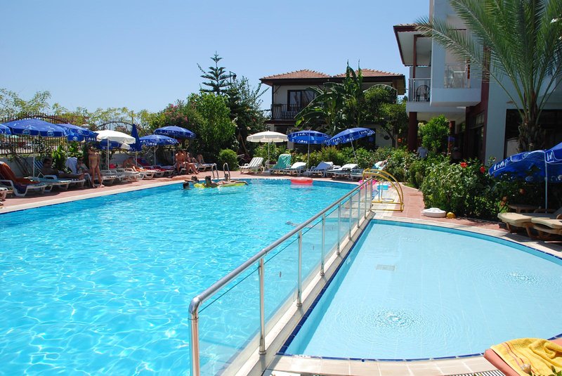 Elis Beach Hotel