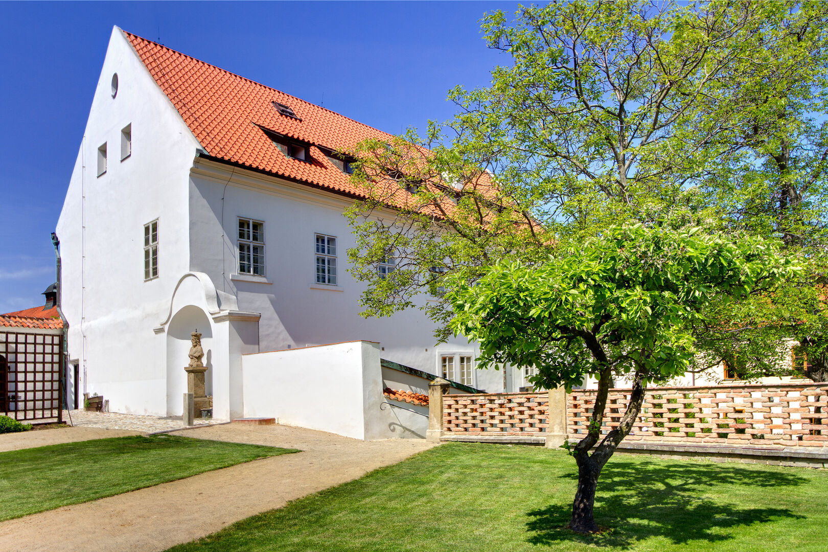 Hotel Monastery