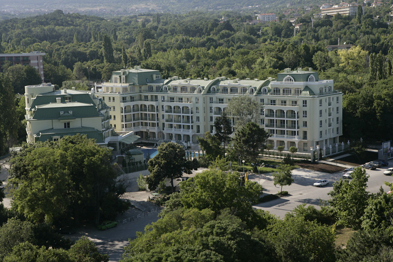 Romance Hotel And Family Suites