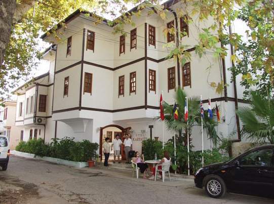 Karyatit Hotel