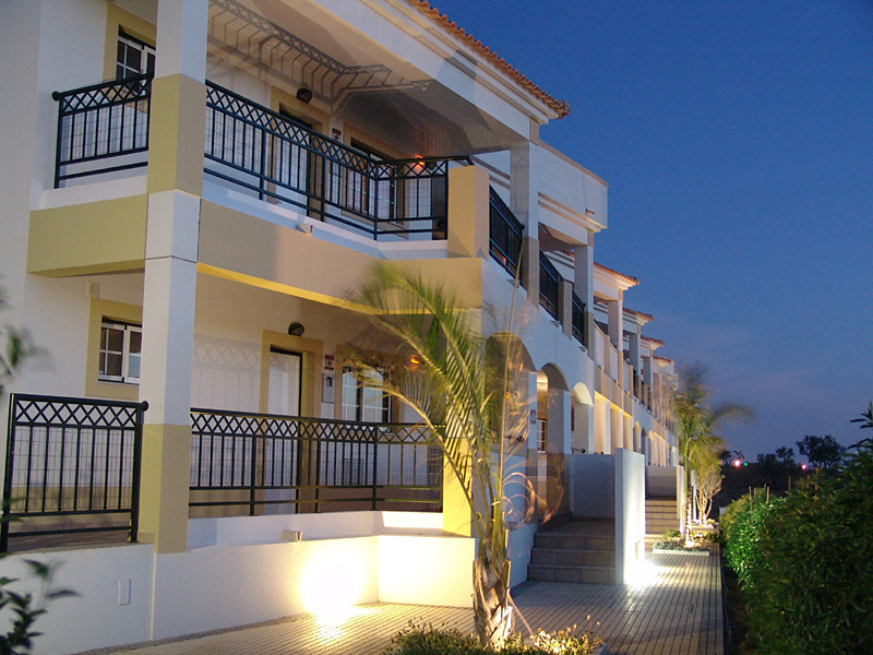 Novochoro Apartments & Villas