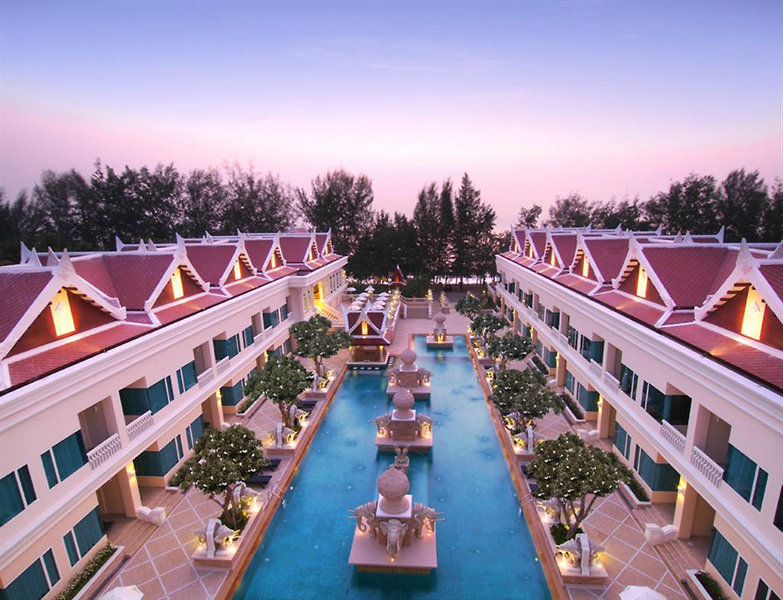 Grand Pacific Sovereign Resort & Spa
