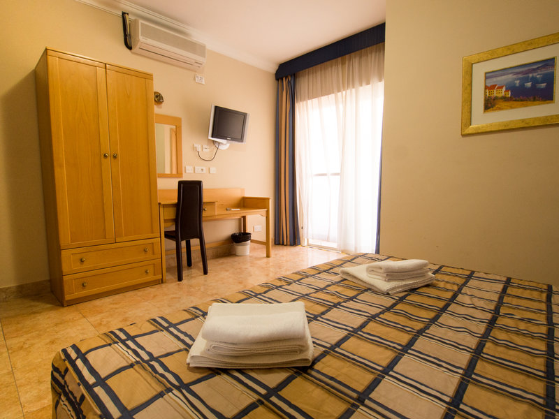 Mavina Hotel & Apartments