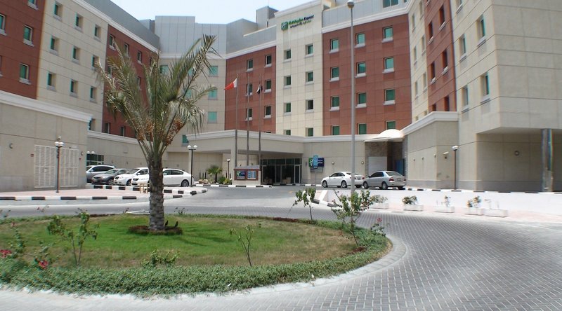 Holiday Inn Express Dubai Internet City Photo