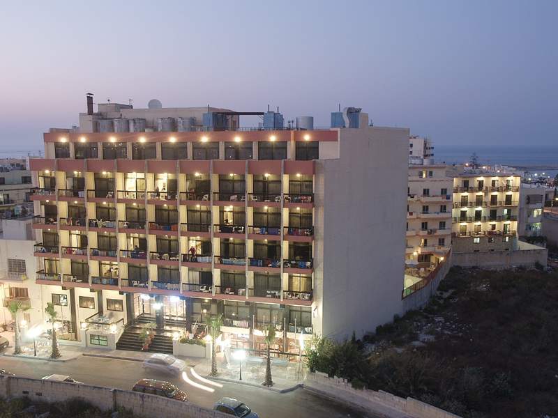 Canifor Hotel - ...